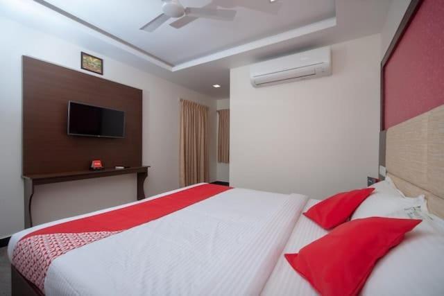 Famous Residency Hotel Tiruchirappalli Exterior photo